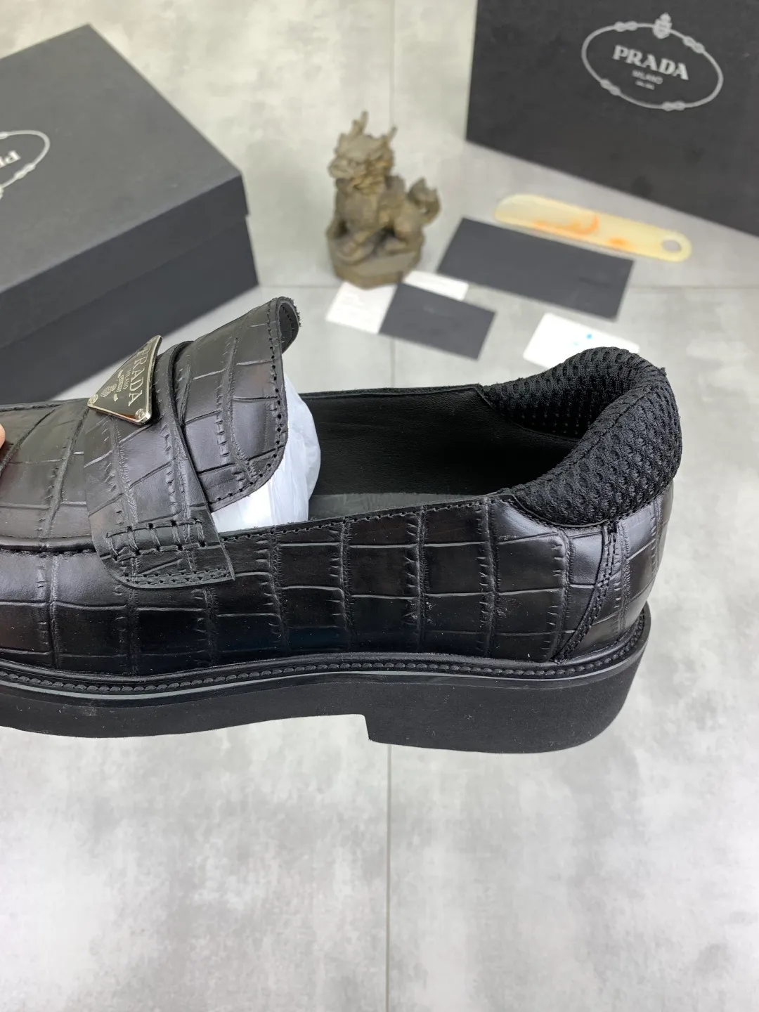 Men's shoes 💰P480 new style 💰 💎💎💎 water-dyed cow lining original order quality PRADA —🆘.Prada original purchase agent, high-end business leather shoes, fabric: imported from Italy cowhide material ➕ water-dyed cow lining/cowhide lining ➕ special original outsole, fine workmanship, real thing ^_^ Photographed 🎬size: 39-44